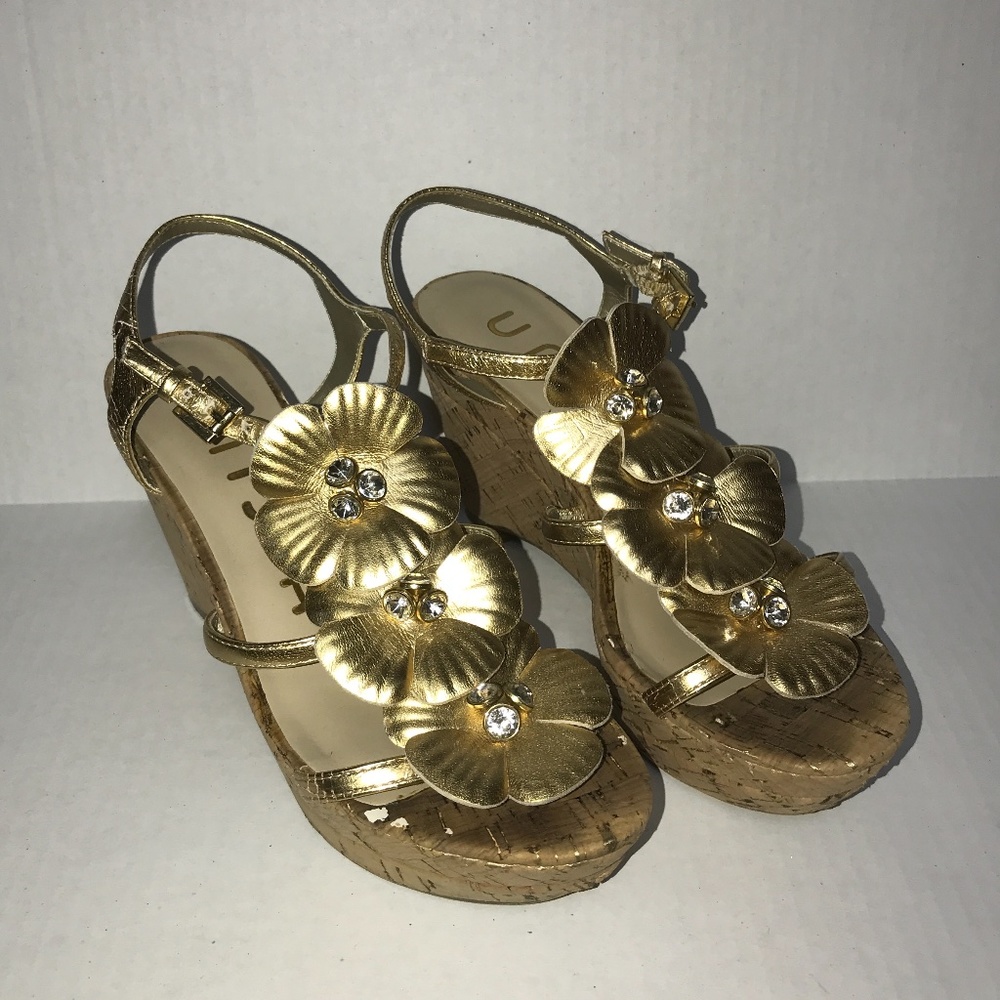 Unisa - Gold Flower Platform Sandals